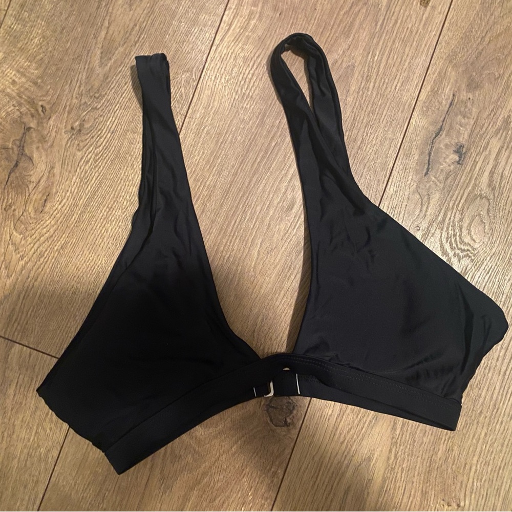 Free with any purchase.. triangular halter black sz S. Top only.